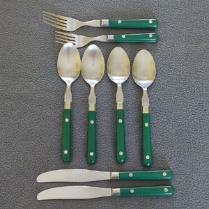 Washington Forge Mardi Gras Stainless. 8 Pieces. Green Handles.